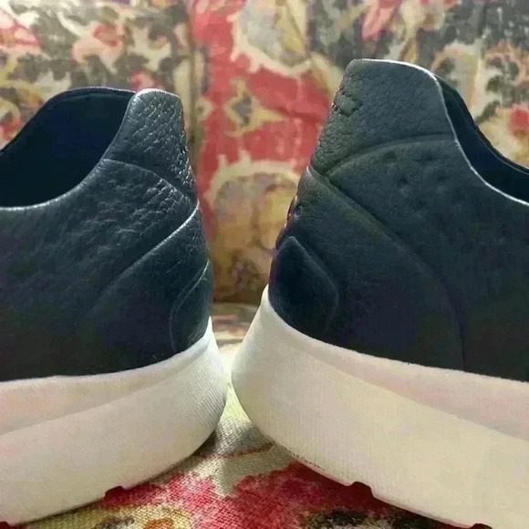 Ugh Tye Leather Sneaker - Picture 7 of 9